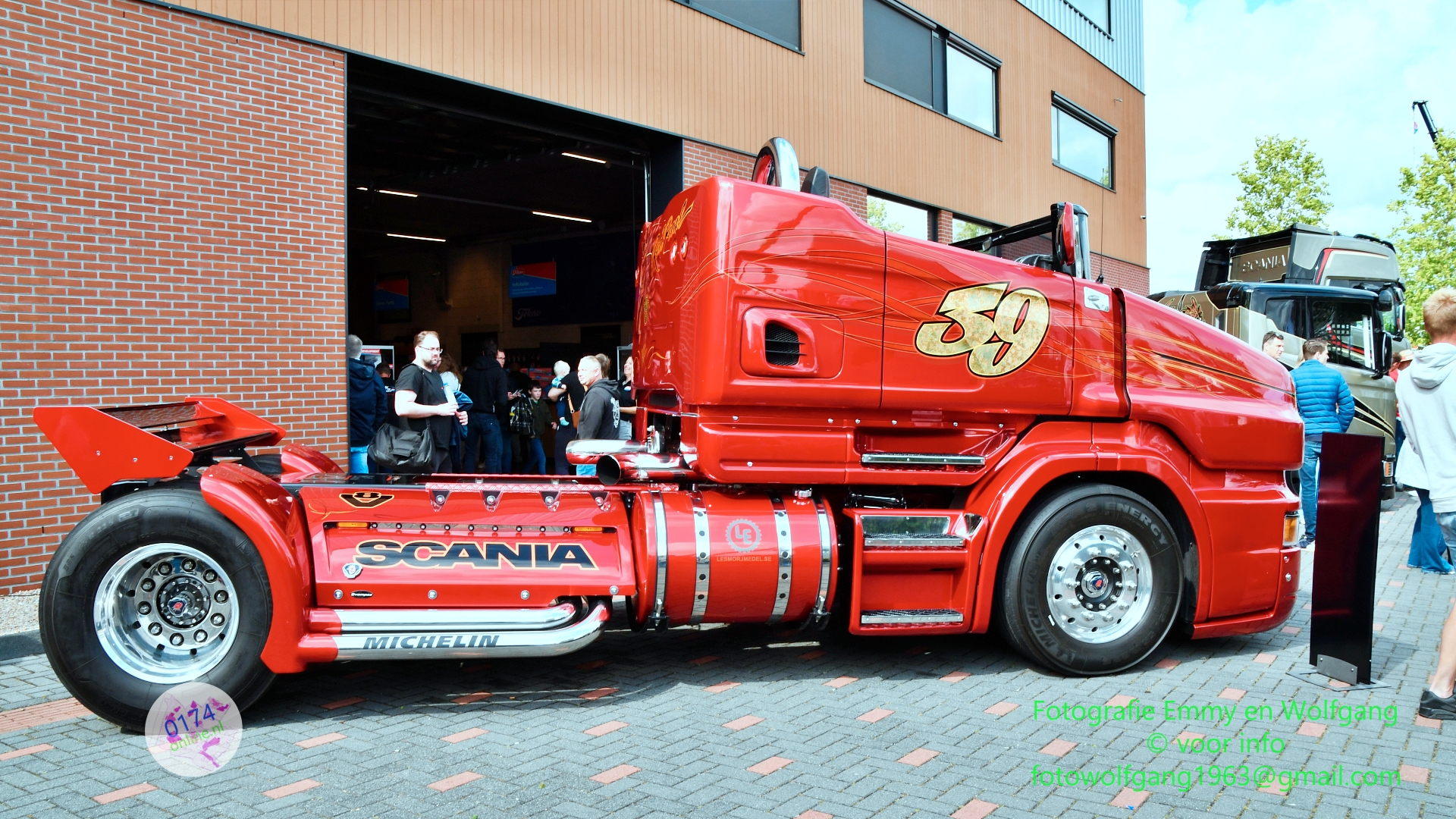 Tekno uitrij parade Tekno uitrij parade