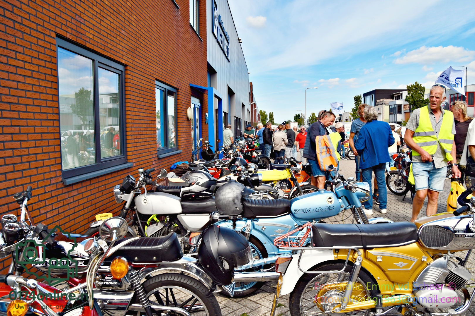 Oude brommers brullen door het Westland Oude brommers brullen door het Westland